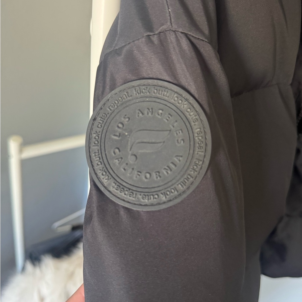 Fabletics Black Puffer - Picture 3 of 6